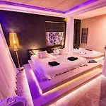 Hotel Ramka & Restaurant & Wine Bar Aparthotel