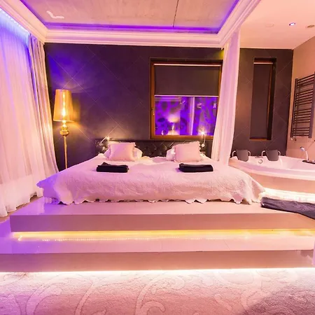 Ramka & Restaurant & Wine Bar Aparthotel 3*