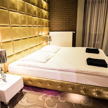 Ramka & Restaurant & Wine Bar Aparthotel Poznań