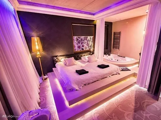 Ramka & Restaurant & Wine Bar Апарт-отель