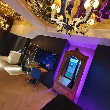 Ramka & Restaurant & Wine Bar 公寓式酒店