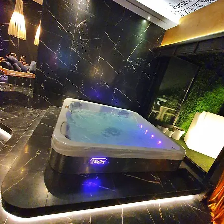 公寓式酒店 Ramka & Restaurant & Wine Bar 3*