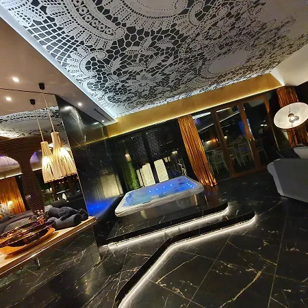 Ramka&restaurant&wine Bar 3*
