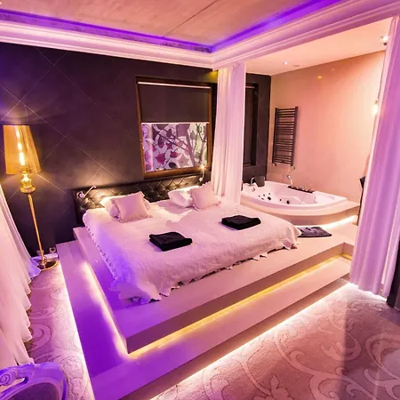 Ramka & Restaurant & Wine Bar 3*