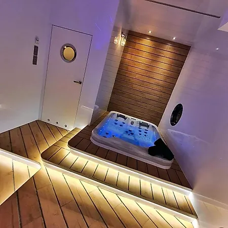 Ramka & Restaurant & Wine Bar Apartmanhotel 3*