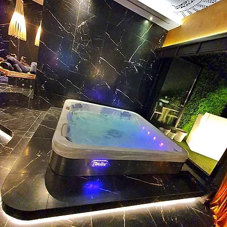 Apartmanhotel Ramka & Restaurant & Wine Bar Poznań