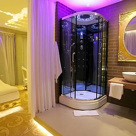 Ramka & Restaurant & Wine Bar Apartmanhotel 3*