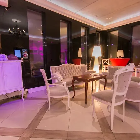 Ramka & Restaurant & Wine Bar 3*
