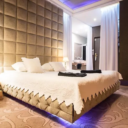 Ramka & Restaurant & Wine Bar 3*