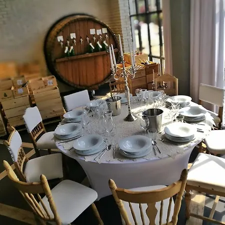 公寓式酒店 Ramka & Restaurant & Wine Bar 波兹南