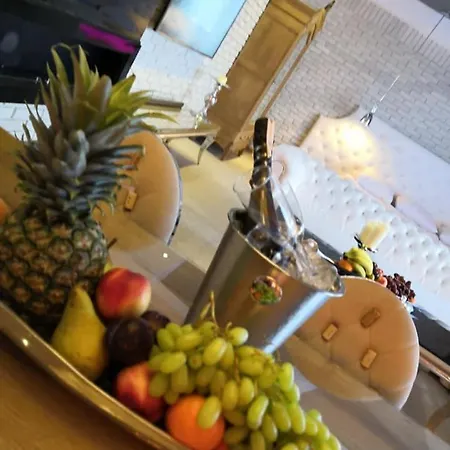 公寓式酒店 Ramka & Restaurant & Wine Bar 3*