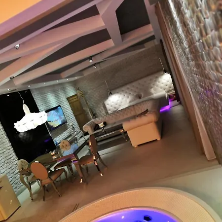 公寓式酒店 Ramka & Restaurant & Wine Bar 波兹南