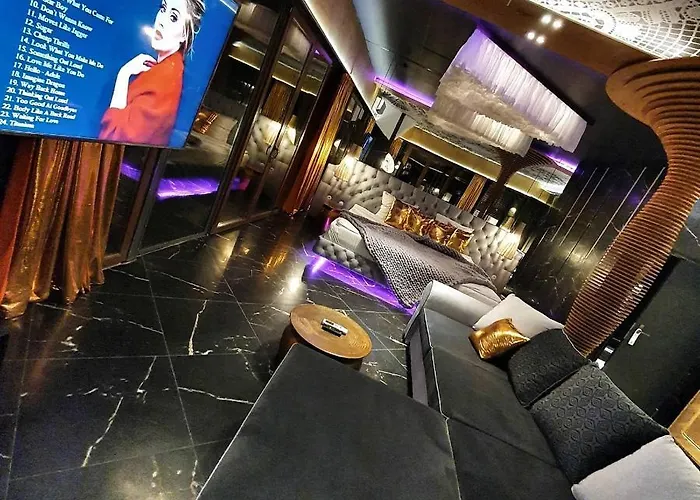 Ramka & Restaurant & Wine Bar מלון דירות 3*