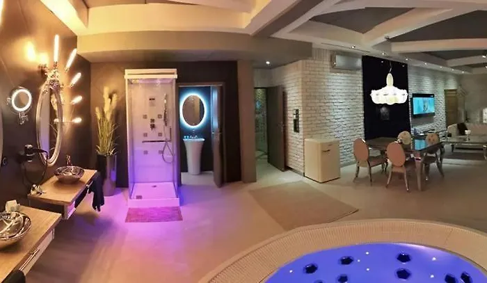 Hotel Ramka & Restaurant & Wine Bar Aparthotel