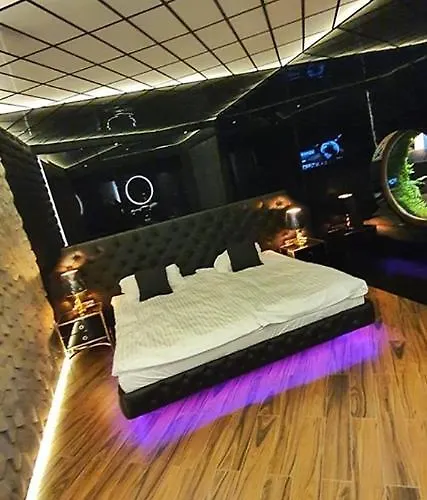 Ramka & Restaurant & Wine Bar Hotel apartamentowy