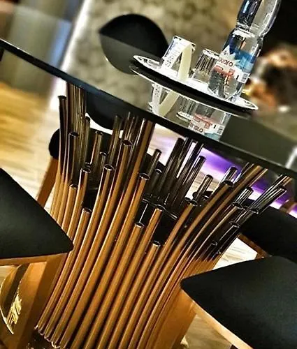 Ramka & Restaurant & Wine Bar